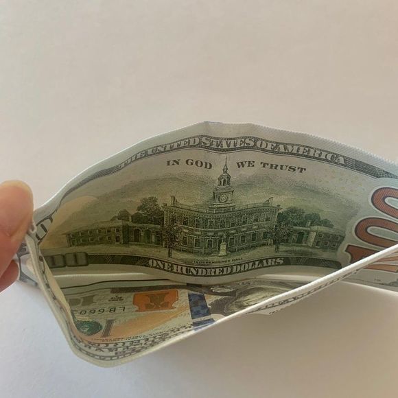 Hundred Dollar Wallet $100 Bill Print- Bi-Fold Style - NWT - Gift Idea - Picture 4 of 10